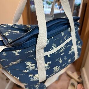 Disney stitch cooler lunch tote has tag